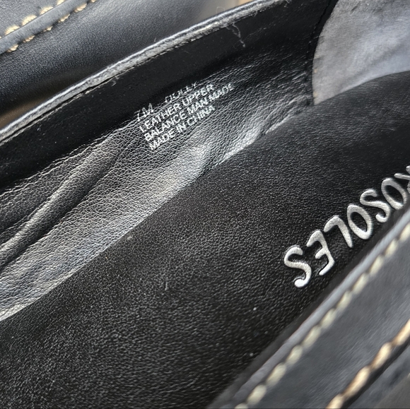 AEROSOLES Dolly Classic Minimalist Leather Cutout Details Comfort Heels 7M - Picture 14 of 15